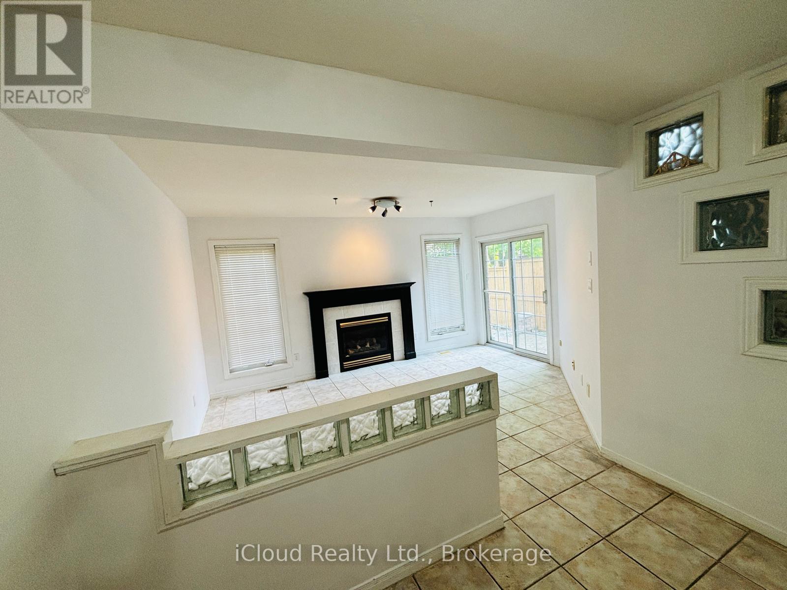 65 Periwinkle Way, Guelph, Ontario  N1L 1J2 - Photo 6 - X12810552