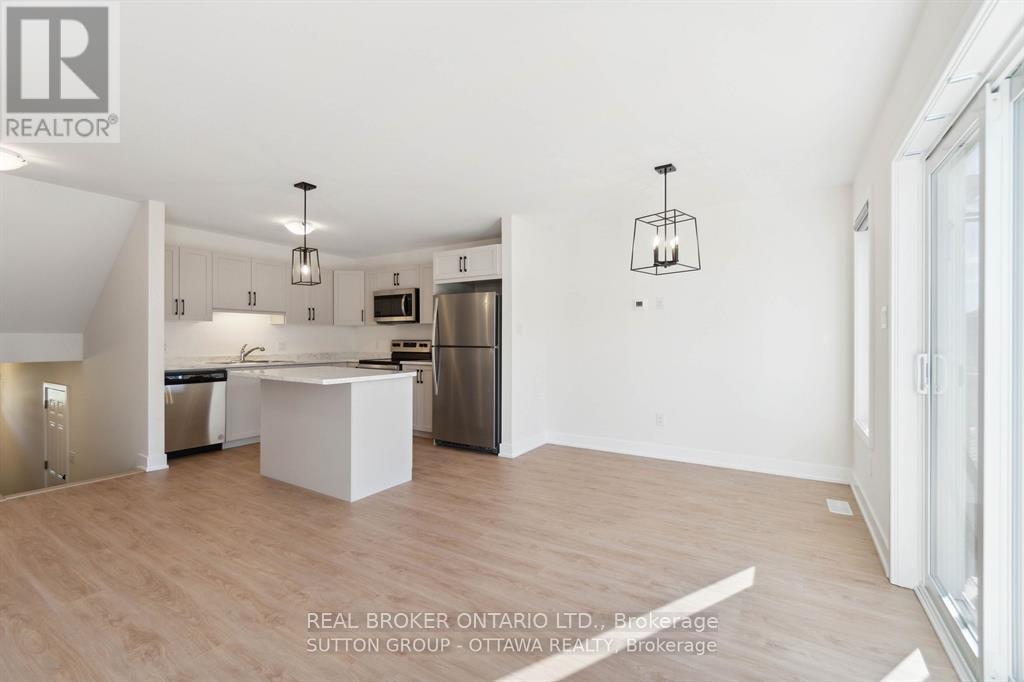 47 Staples Boulevard, Smiths Falls, Ontario  K7A 0B8 - Photo 3 - X12810654