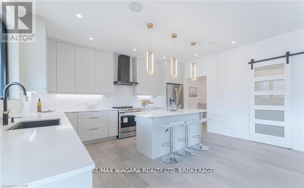 2782 Canadiana Court, Fort Erie, Ontario  L0S 1S0 - Photo 5 - X12810600