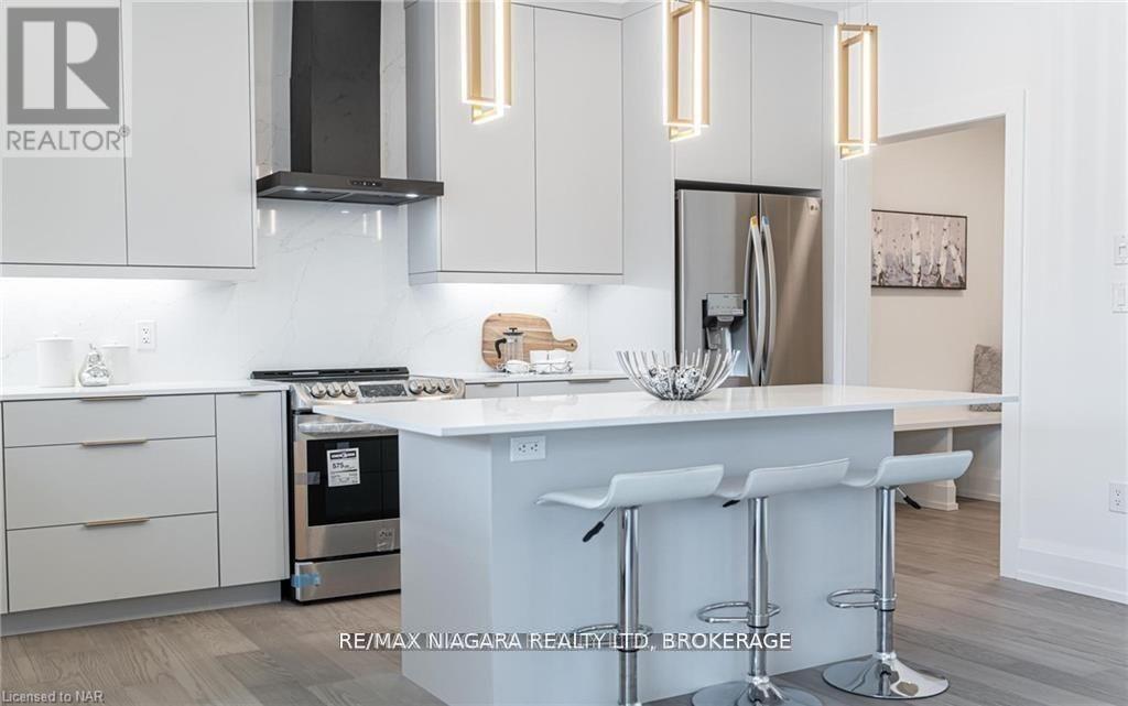 2782 Canadiana Court, Fort Erie, Ontario  L0S 1S0 - Photo 6 - X12810600