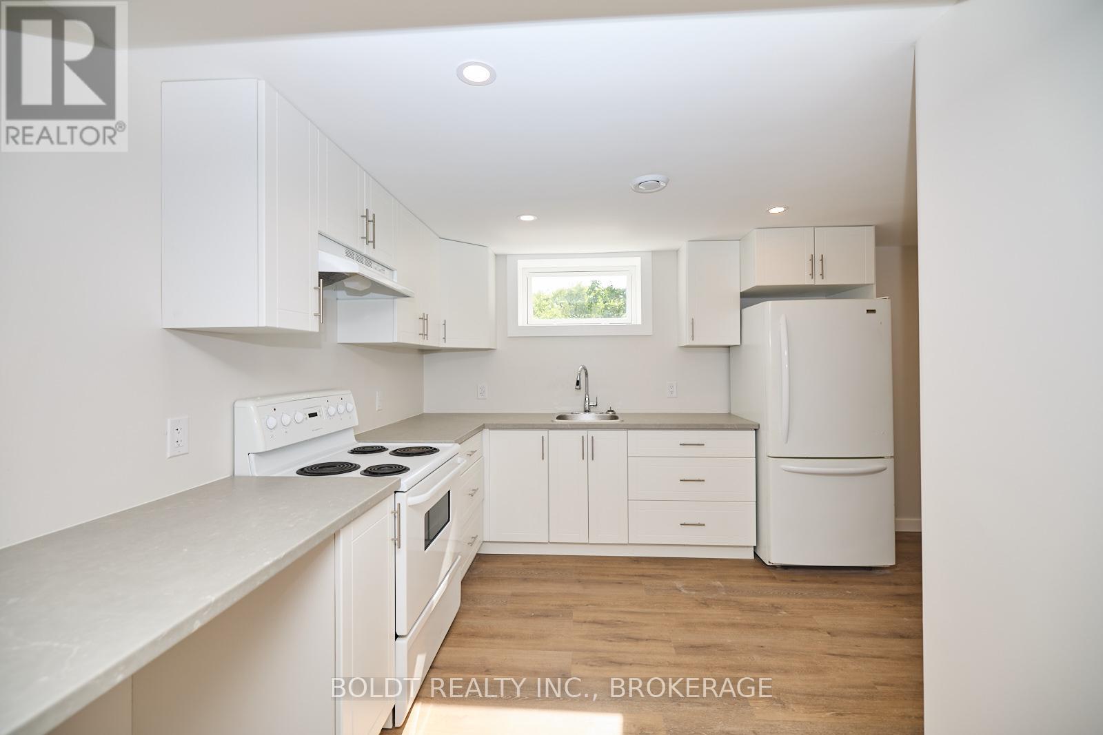 3305 Nineteenth Street, Lincoln (Lincoln-Jordan/vineland), Ontario  L0R 1S0 - Photo 3 - X12810620