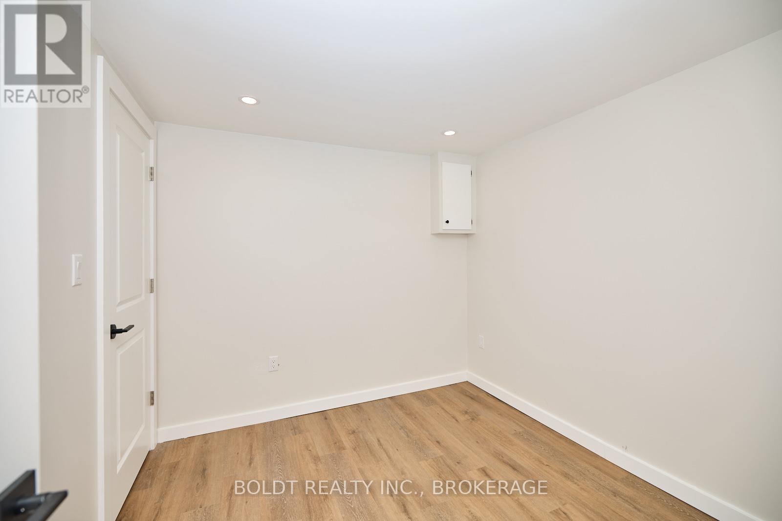 3305 Nineteenth Street, Lincoln (Lincoln-Jordan/vineland), Ontario  L0R 1S0 - Photo 6 - X12810620