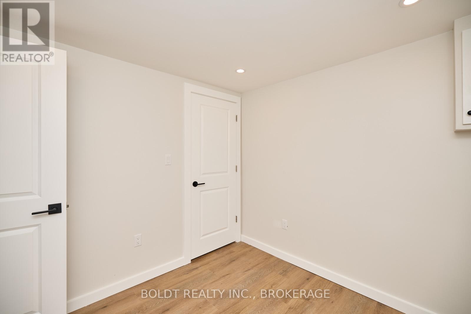 3305 Nineteenth Street, Lincoln (Lincoln-Jordan/vineland), Ontario  L0R 1S0 - Photo 7 - X12810620