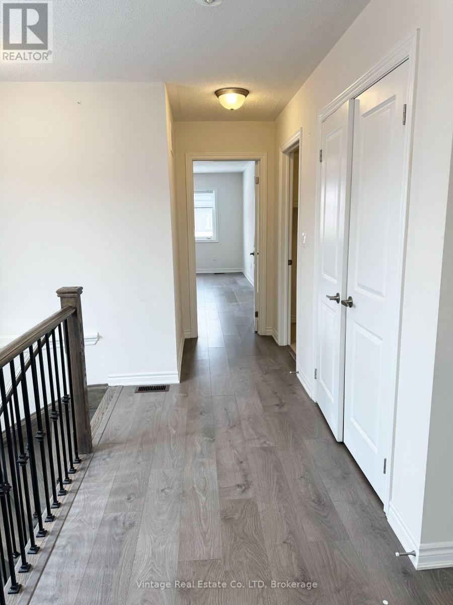 Main Floor - 49 Sapphire Way, Thorold (Rolling Meadows), Ontario  L2V 0L4 - Photo 13 - X12810646