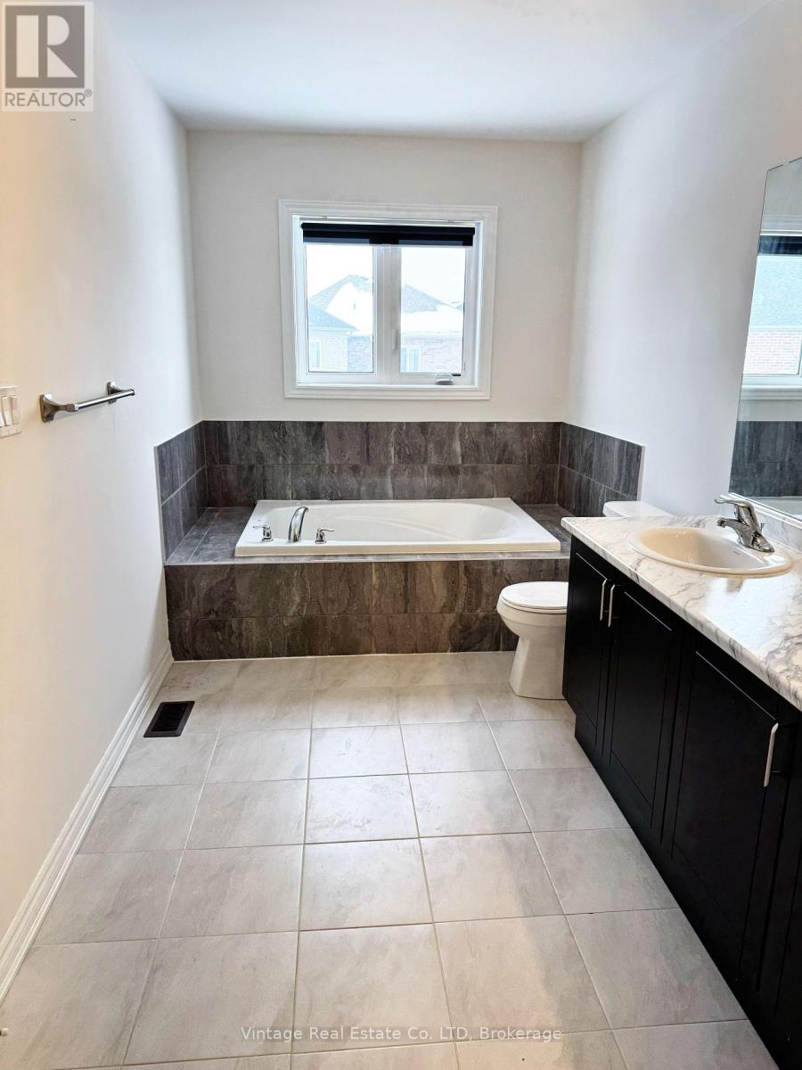 Main Floor - 49 Sapphire Way, Thorold (Rolling Meadows), Ontario  L2V 0L4 - Photo 18 - X12810646