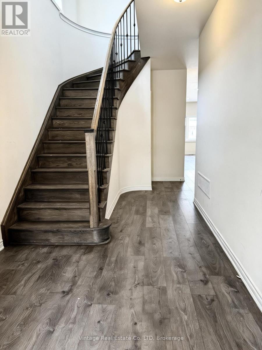 Main Floor - 49 Sapphire Way, Thorold (Rolling Meadows), Ontario  L2V 0L4 - Photo 4 - X12810646