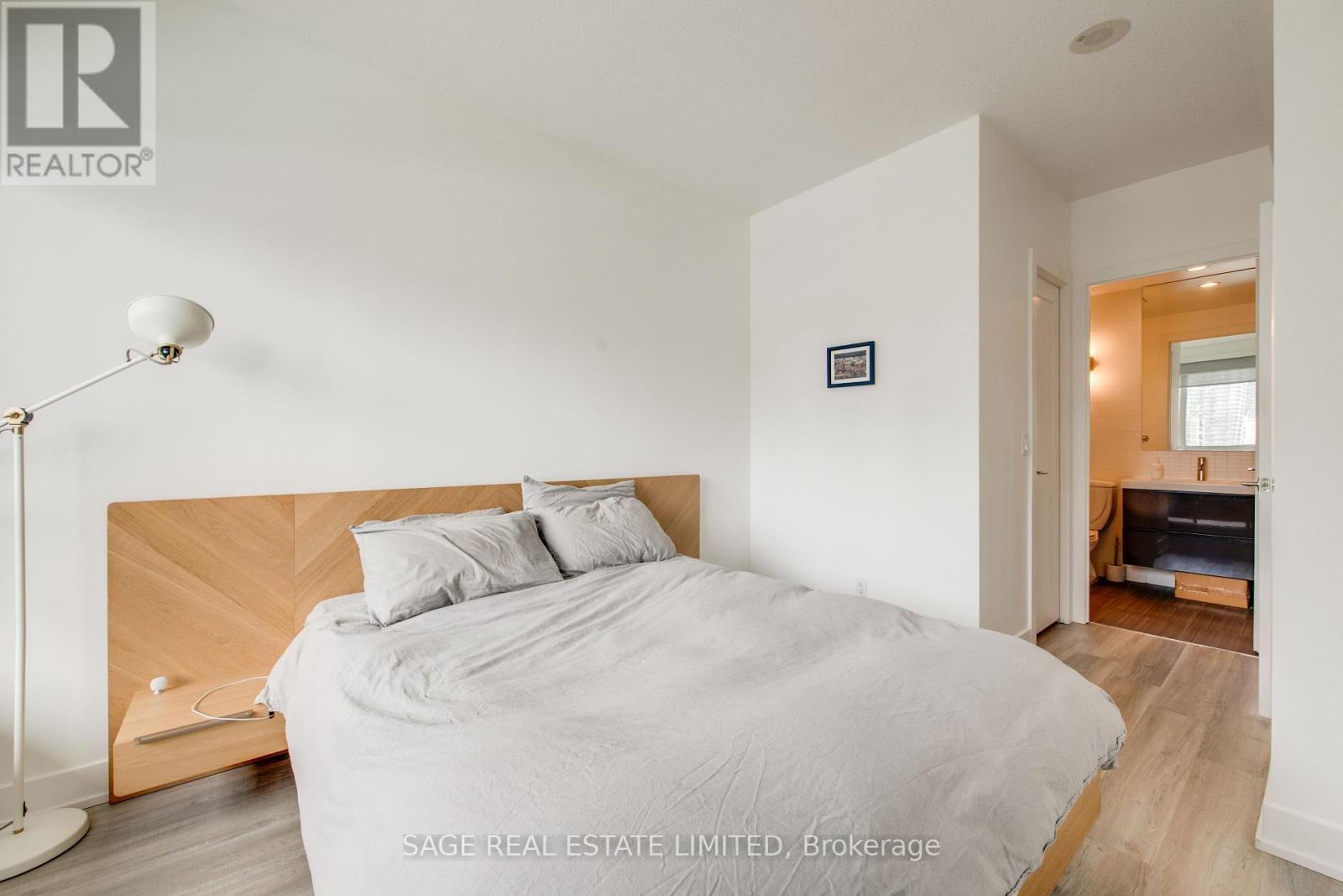 809 - 120 Homewood Avenue, Toronto, Ontario  M4Y 2J3 - Photo 22 - C12810624