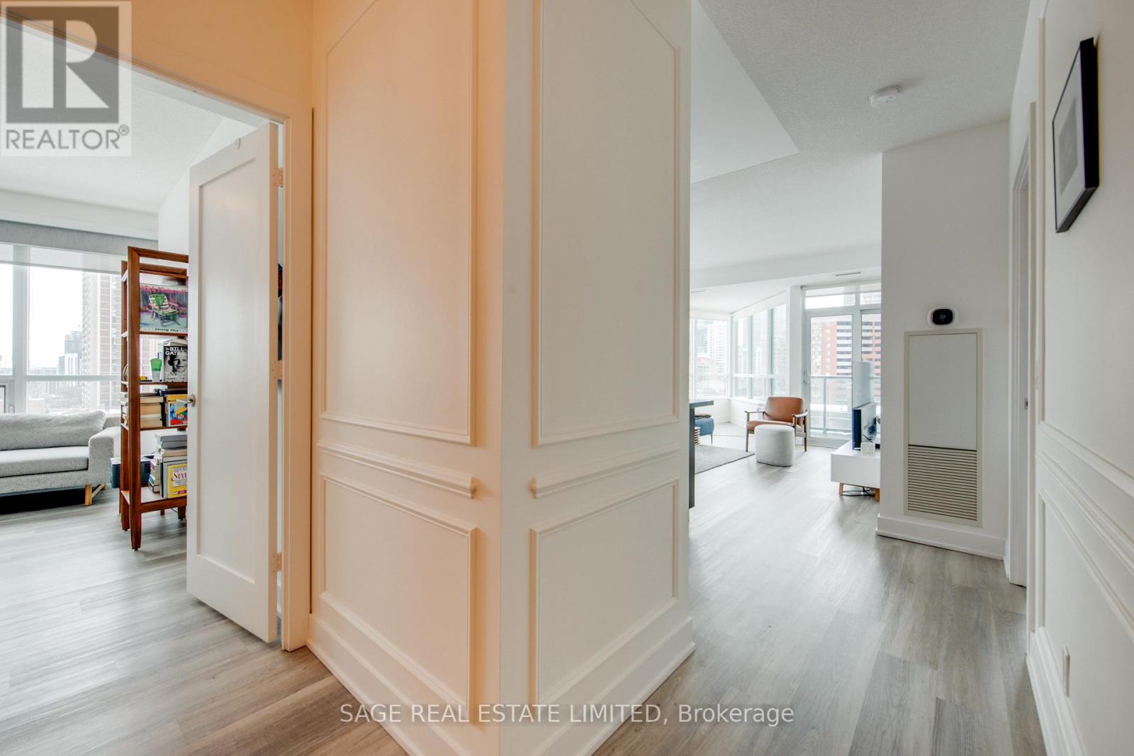 809 - 120 Homewood Avenue, Toronto, Ontario  M4Y 2J3 - Photo 4 - C12810624