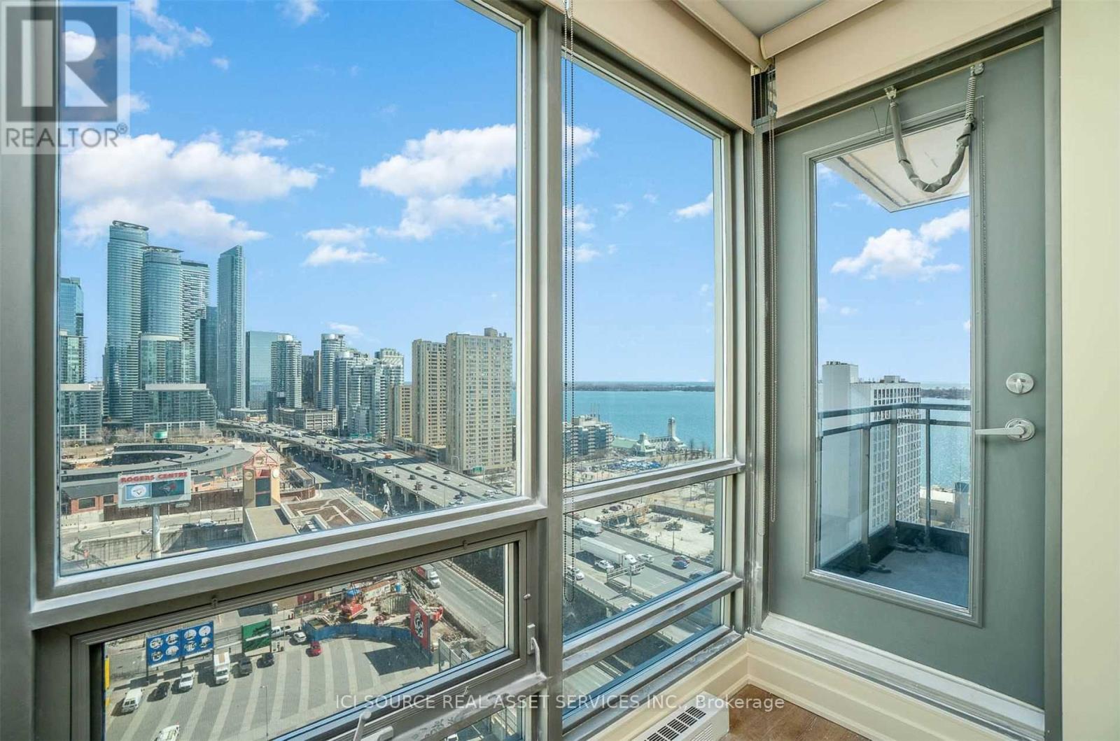 2210 - 5 Mariner Terrace, Toronto, Ontario  M5V 3V6 - Photo 3 - C12810628