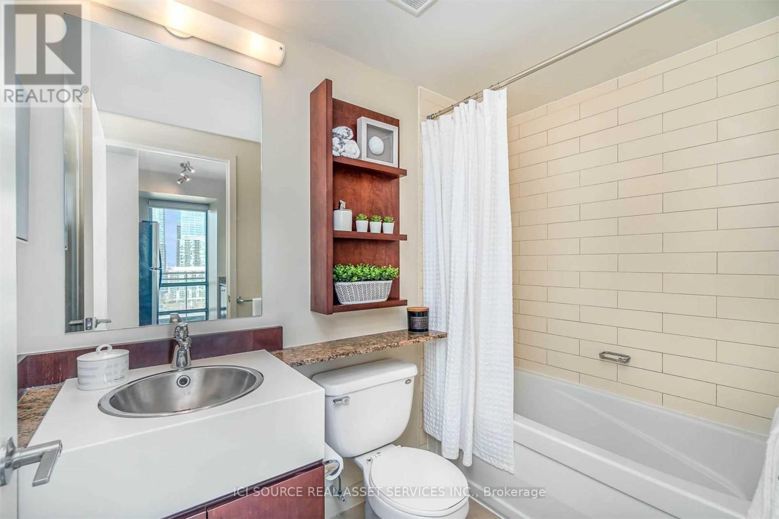 2210 - 5 Mariner Terrace, Toronto, Ontario  M5V 3V6 - Photo 7 - C12810628