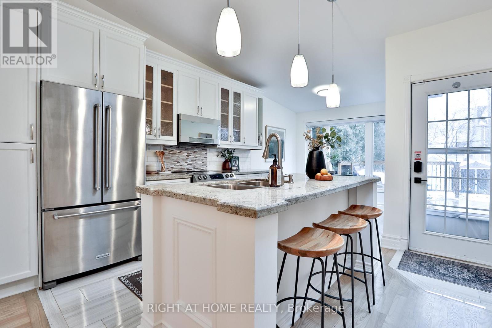 135 Parkmount Road, Toronto, Ontario  M4J 4V3 - Photo 17 - E12810644