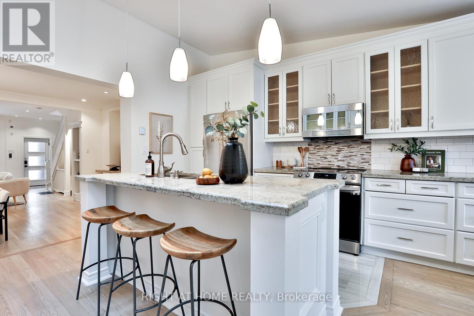 135 Parkmount Road, Toronto, Ontario  M4J 4V3 - Photo 18 - E12810644