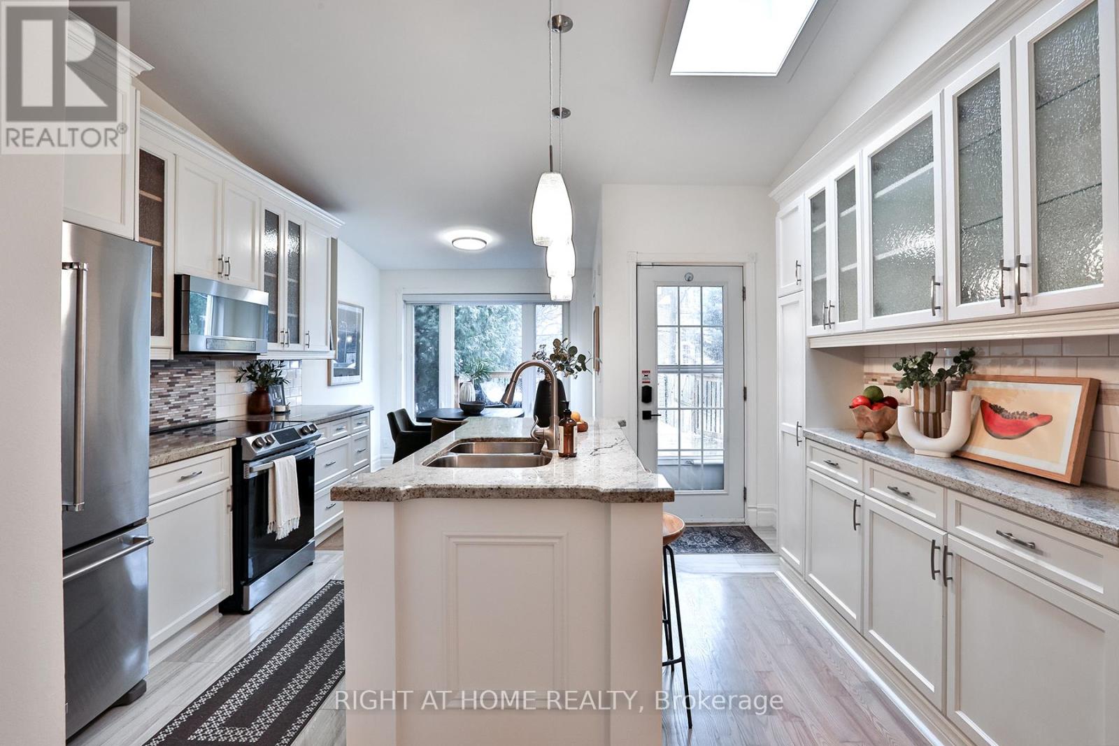 135 Parkmount Road, Toronto, Ontario  M4J 4V3 - Photo 23 - E12810644