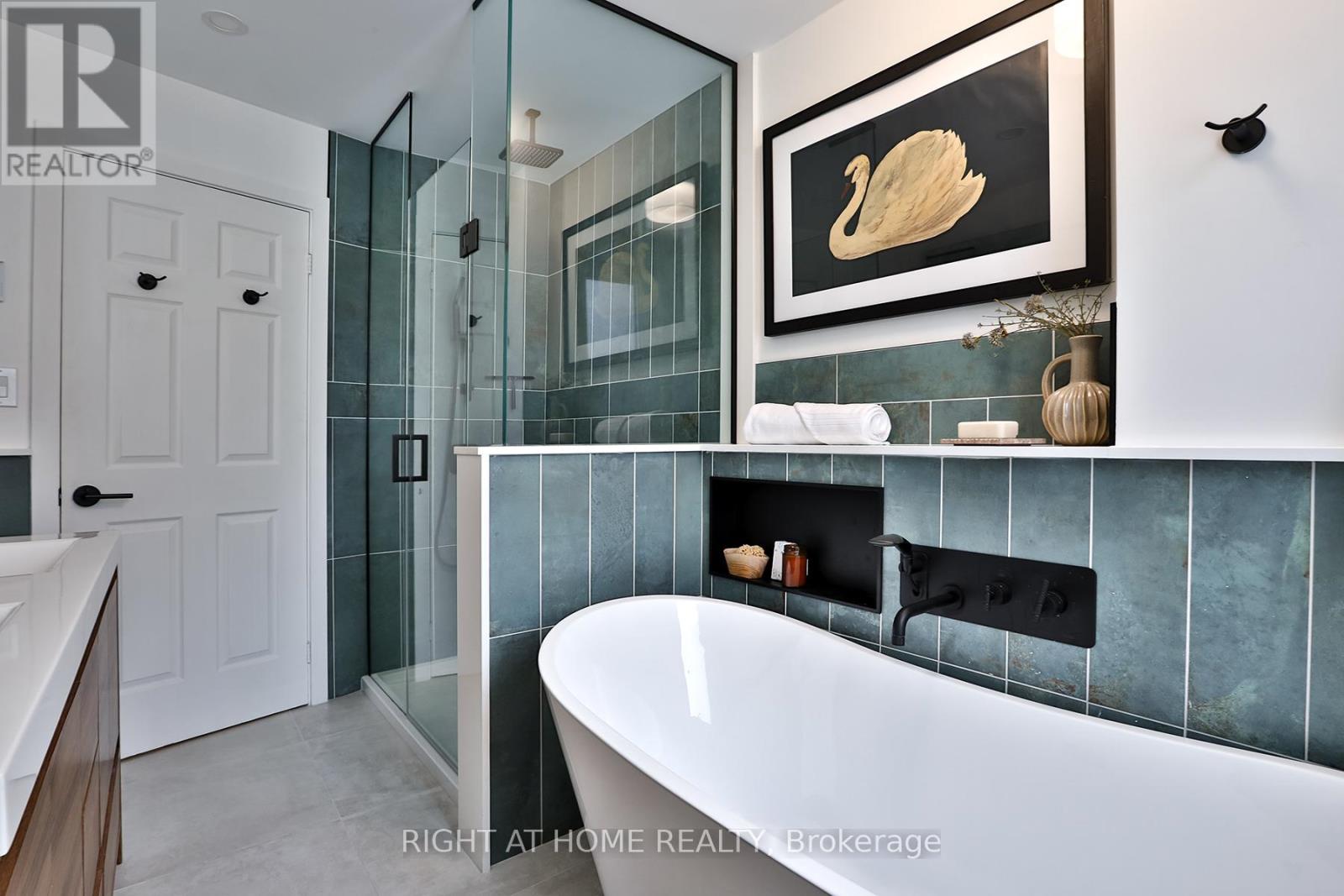 135 Parkmount Road, Toronto, Ontario  M4J 4V3 - Photo 35 - E12810644