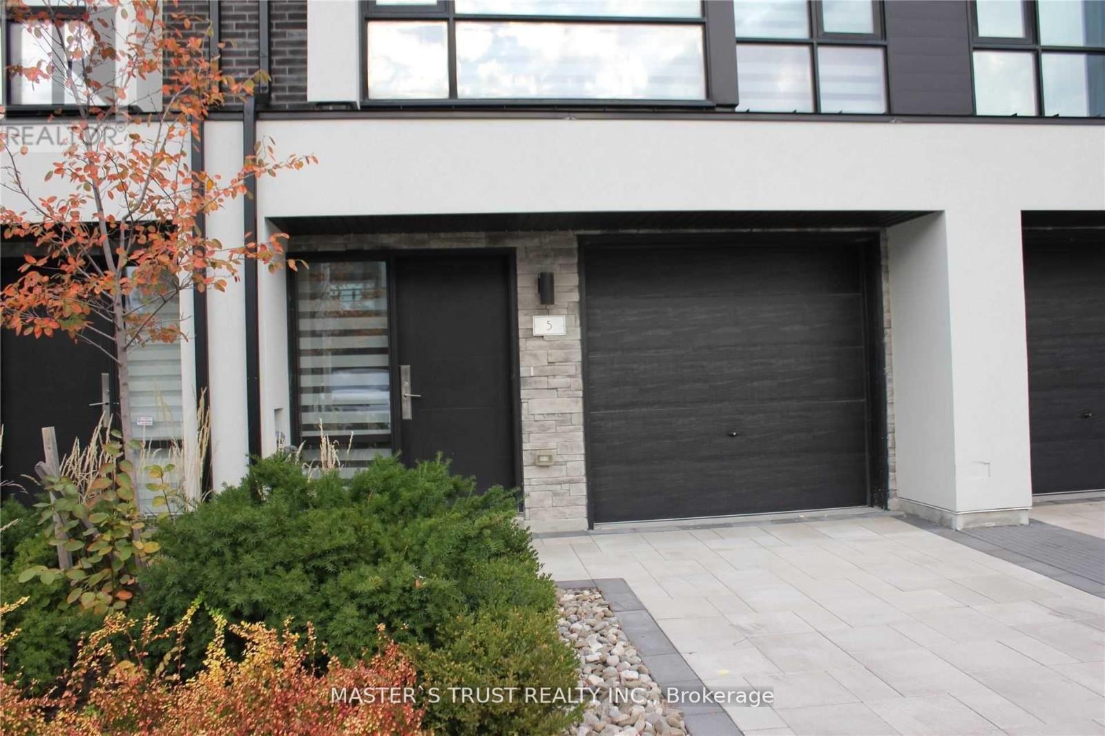 5 Jodphur Lane, Richmond Hill, Ontario  L4C 3X3 - Photo 2 - N12810632