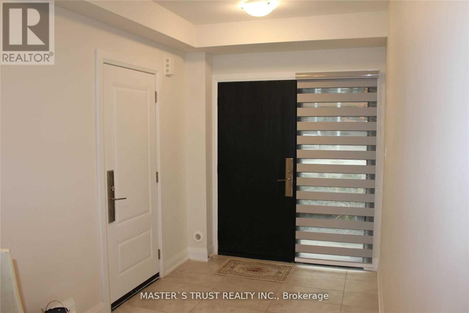 5 Jodphur Lane, Richmond Hill, Ontario  L4C 3X3 - Photo 3 - N12810632