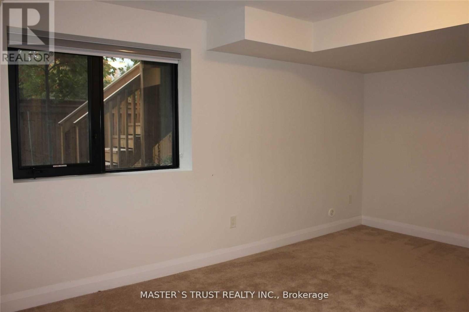 5 Jodphur Lane, Richmond Hill, Ontario  L4C 3X3 - Photo 4 - N12810632