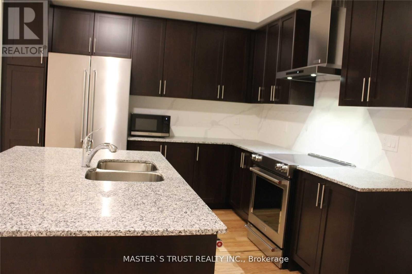 5 Jodphur Lane, Richmond Hill, Ontario  L4C 3X3 - Photo 7 - N12810632