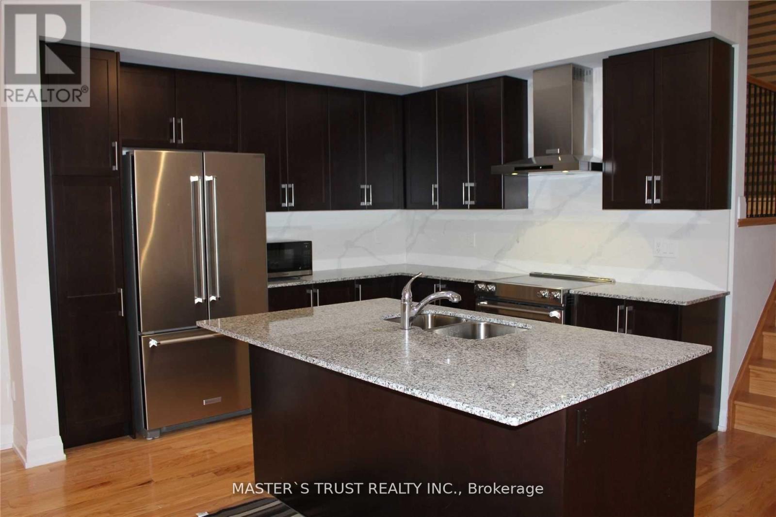 5 Jodphur Lane, Richmond Hill, Ontario  L4C 3X3 - Photo 8 - N12810632