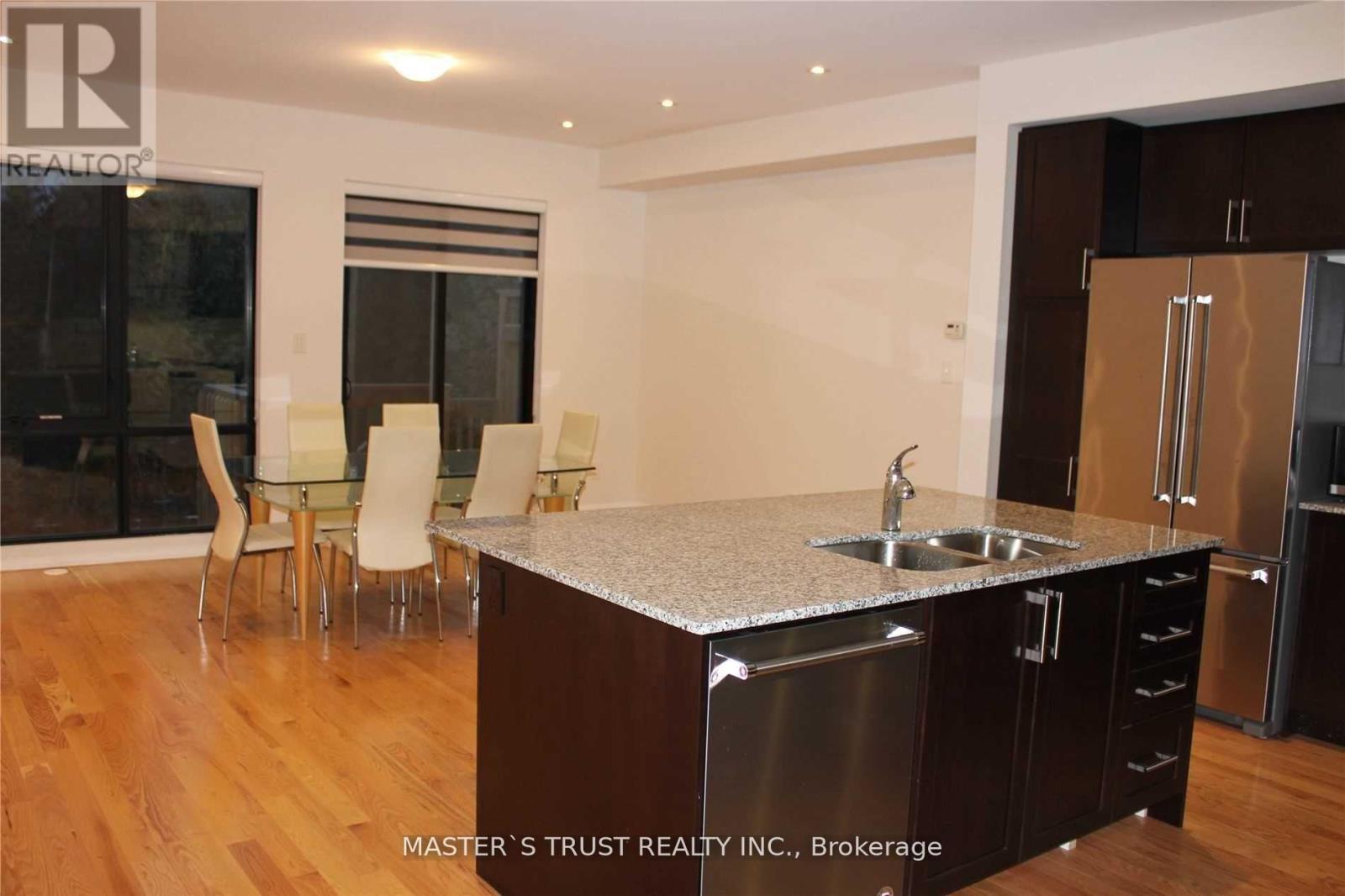 5 Jodphur Lane, Richmond Hill, Ontario  L4C 3X3 - Photo 9 - N12810632