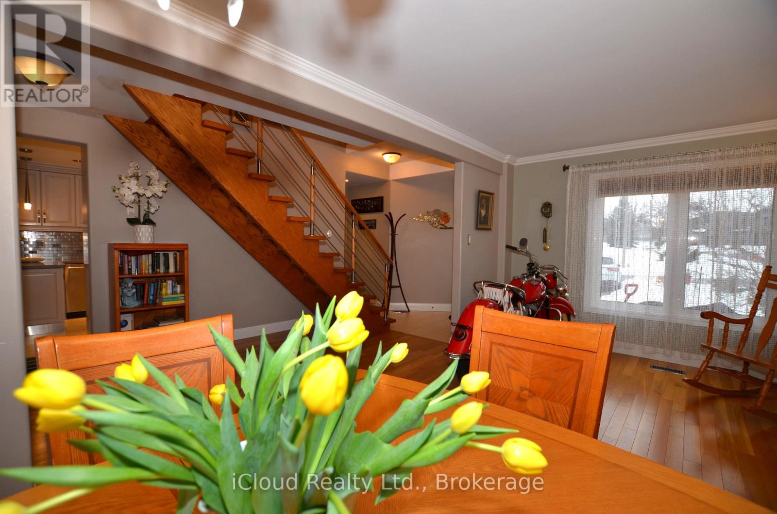 6539 Tripoli Terrace, Mississauga, Ontario  L5N 4L1 - Photo 4 - W12810606