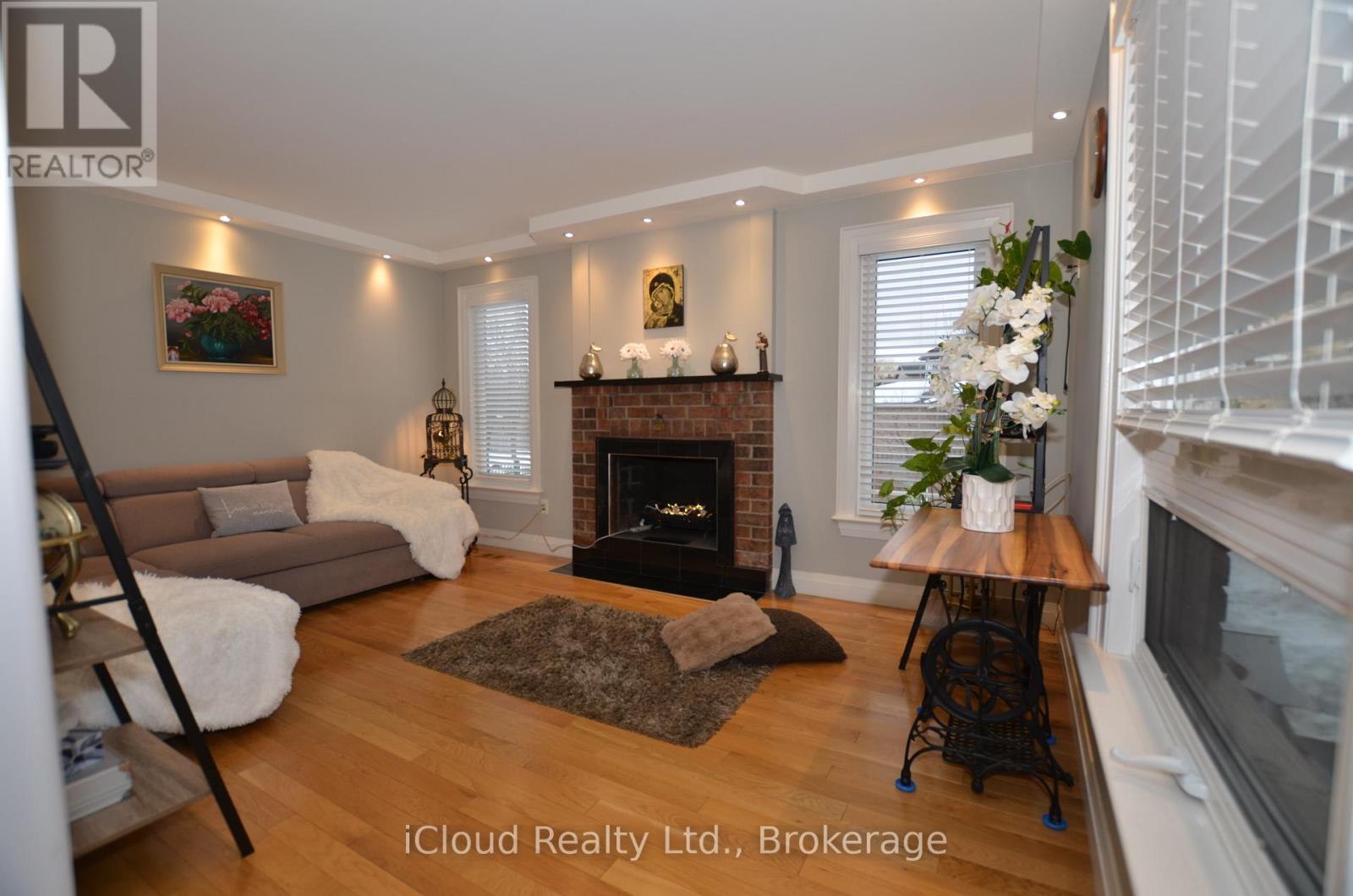 6539 Tripoli Terrace, Mississauga, Ontario  L5N 4L1 - Photo 5 - W12810606