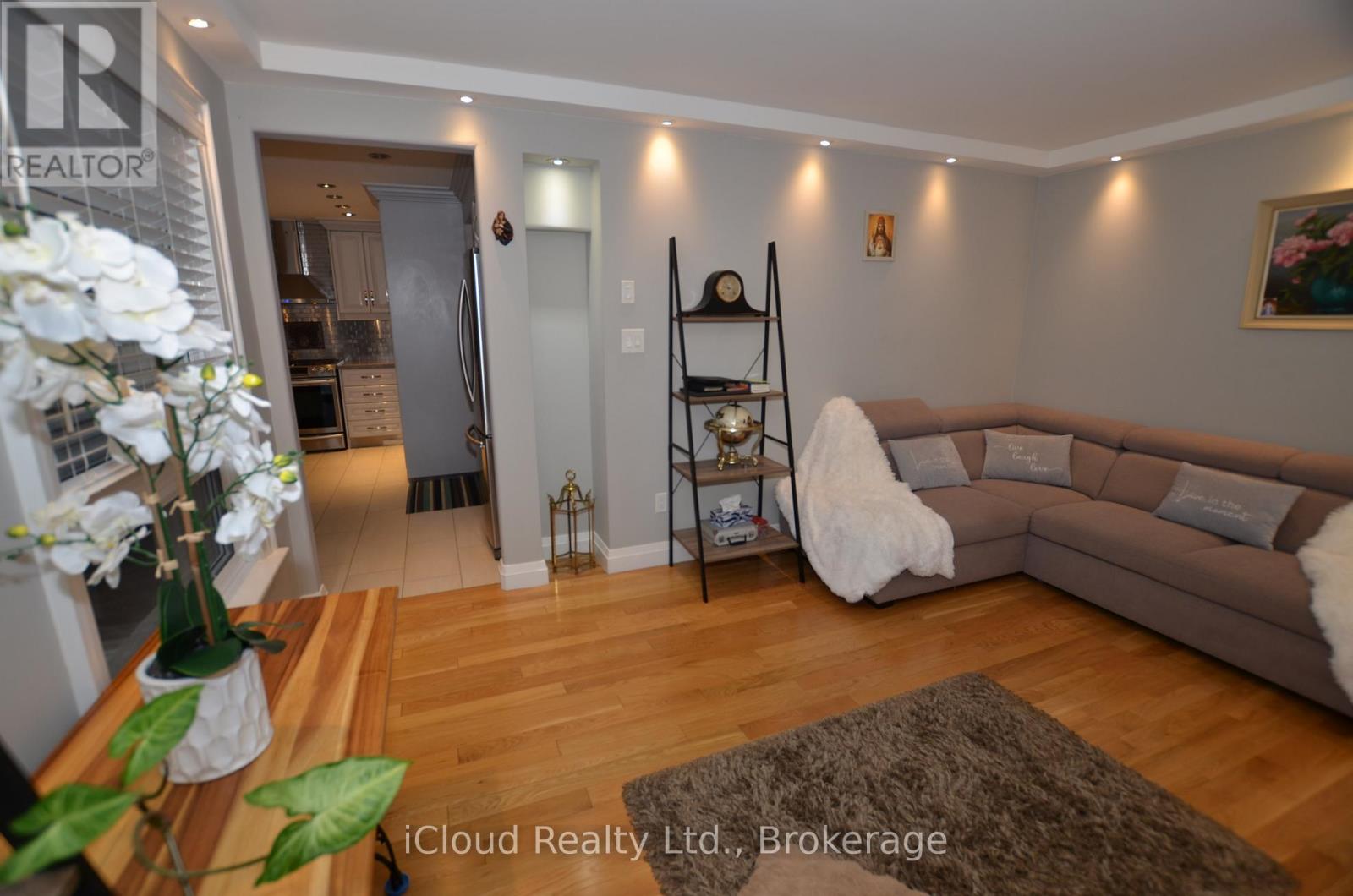 6539 Tripoli Terrace, Mississauga, Ontario  L5N 4L1 - Photo 7 - W12810606