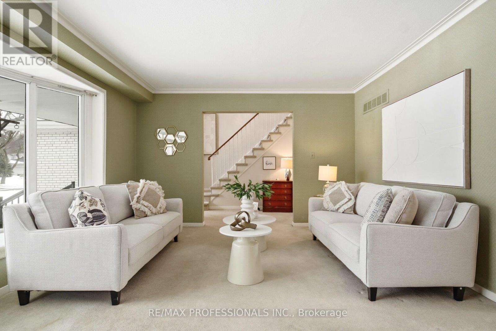 19 Cherry Post Crescent, Toronto, Ontario  M9C 2J9 - Photo 10 - W12810656