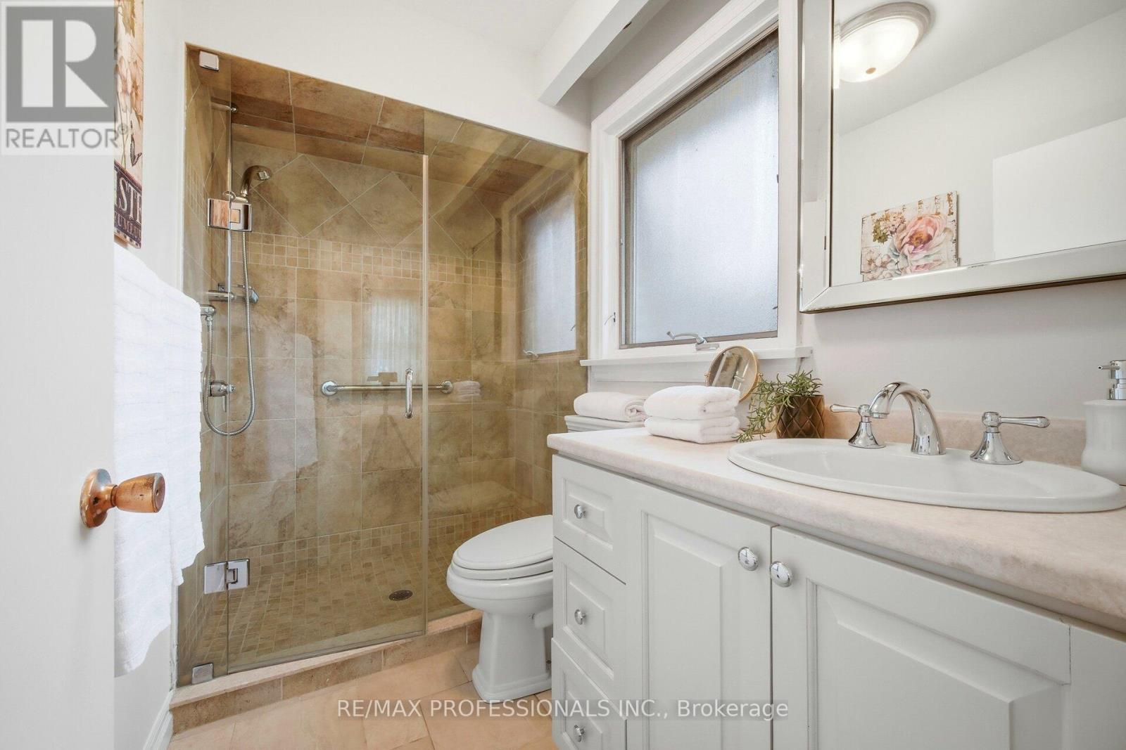 19 Cherry Post Crescent, Toronto, Ontario  M9C 2J9 - Photo 32 - W12810656