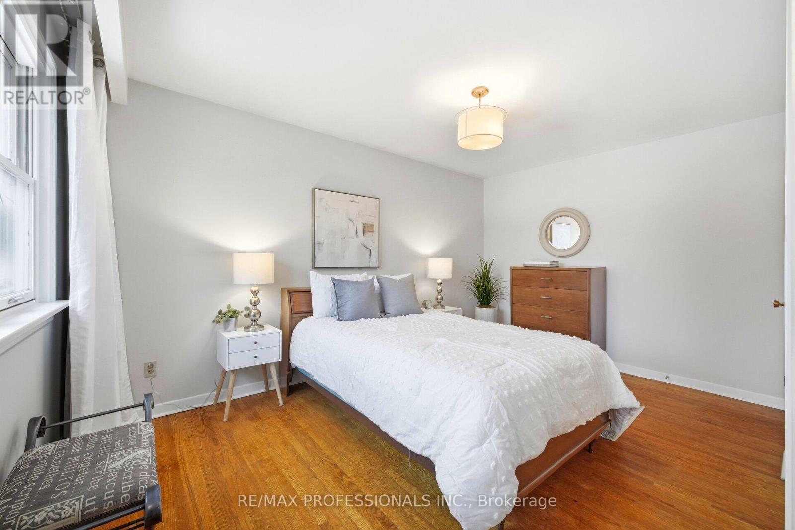 19 Cherry Post Crescent, Toronto, Ontario  M9C 2J9 - Photo 35 - W12810656