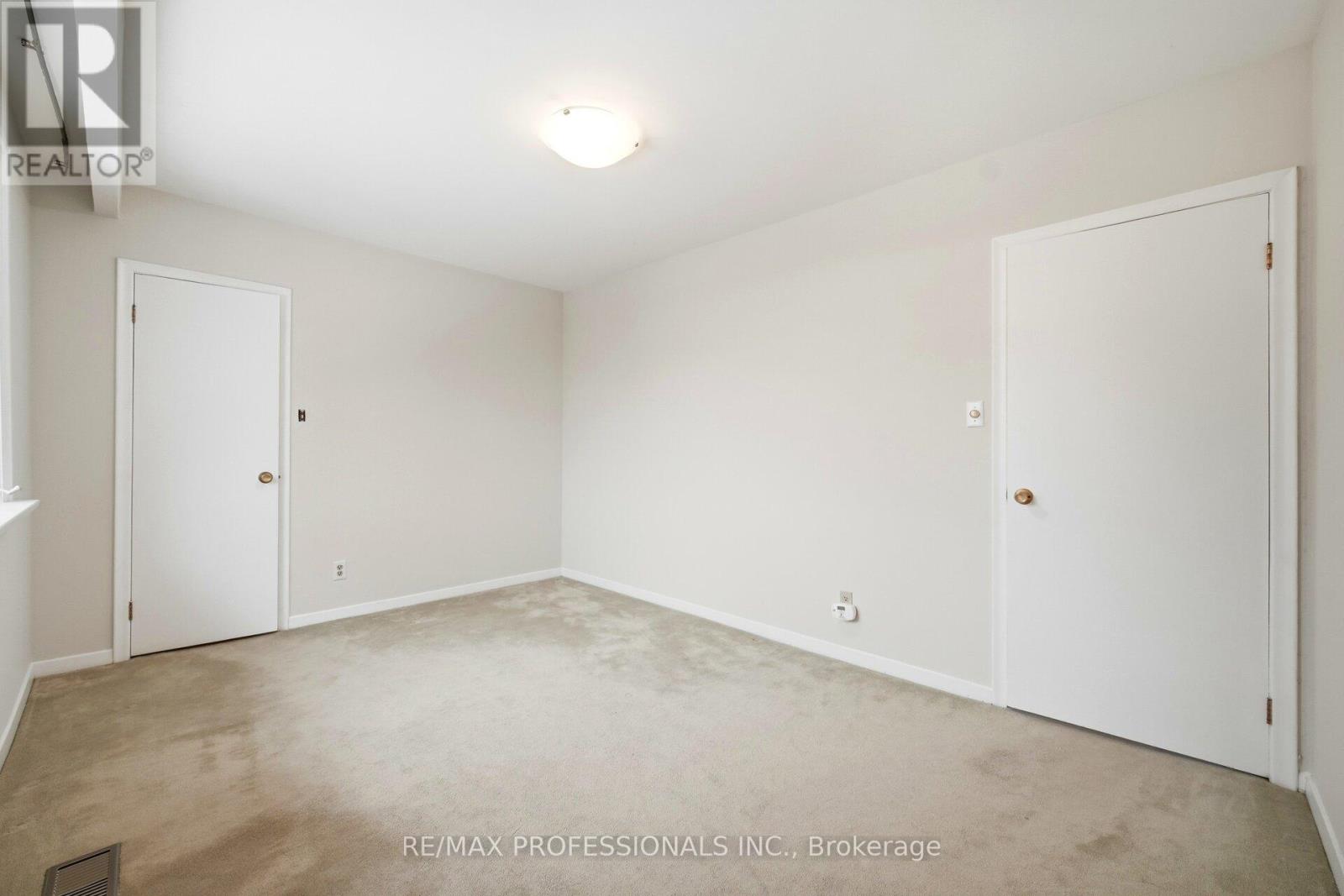 19 Cherry Post Crescent, Toronto, Ontario  M9C 2J9 - Photo 40 - W12810656