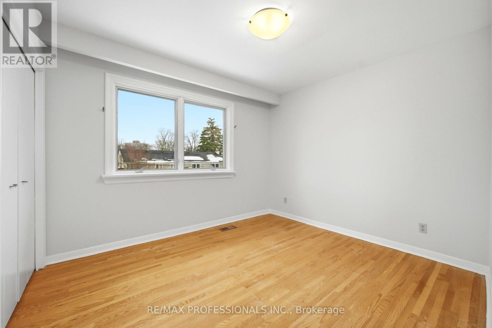 19 Cherry Post Crescent, Toronto, Ontario  M9C 2J9 - Photo 41 - W12810656