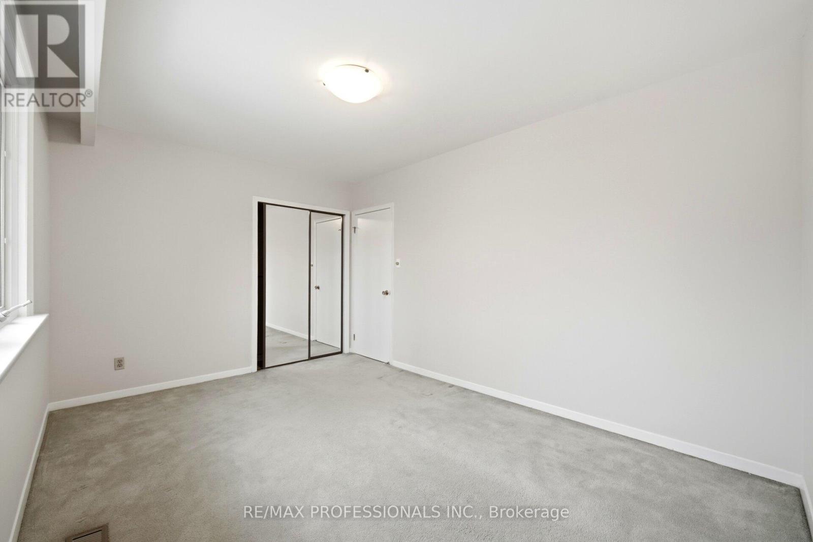 19 Cherry Post Crescent, Toronto, Ontario  M9C 2J9 - Photo 44 - W12810656