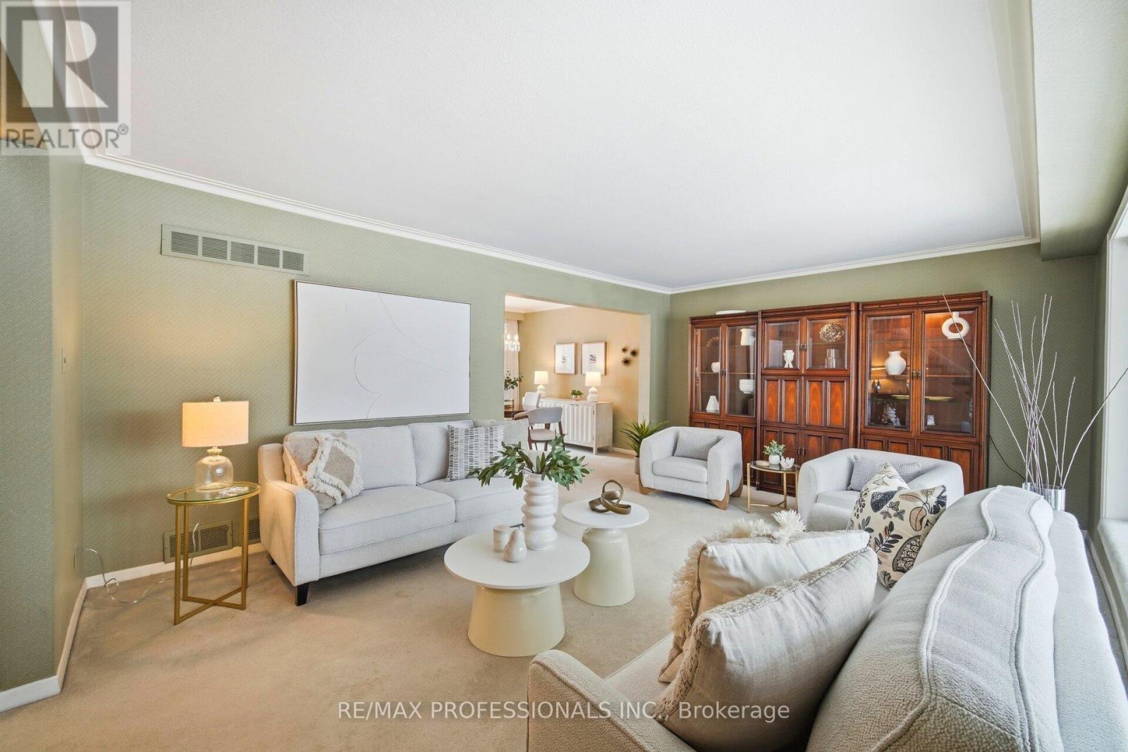 19 Cherry Post Crescent, Toronto, Ontario  M9C 2J9 - Photo 7 - W12810656