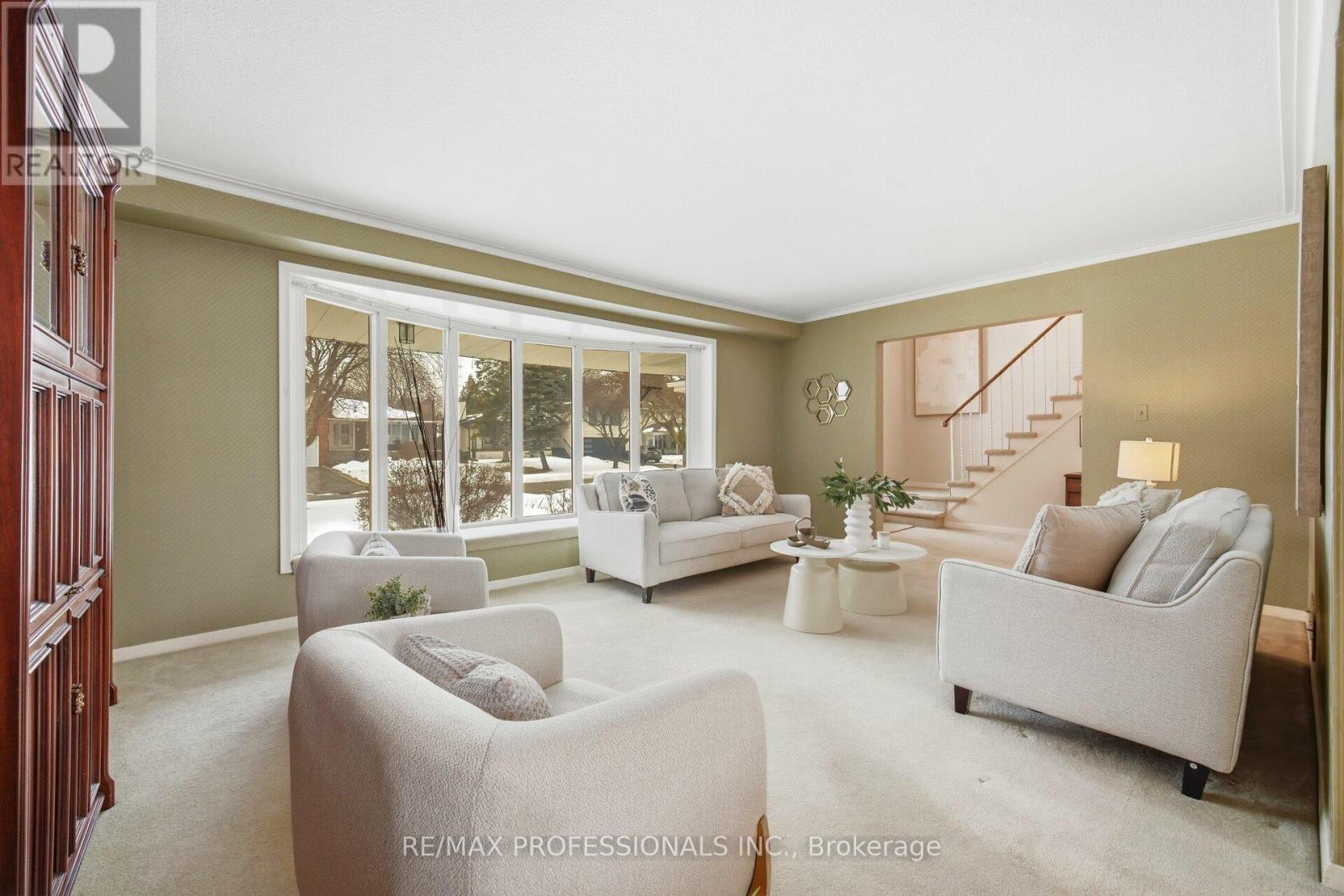 19 Cherry Post Crescent, Toronto, Ontario  M9C 2J9 - Photo 9 - W12810656