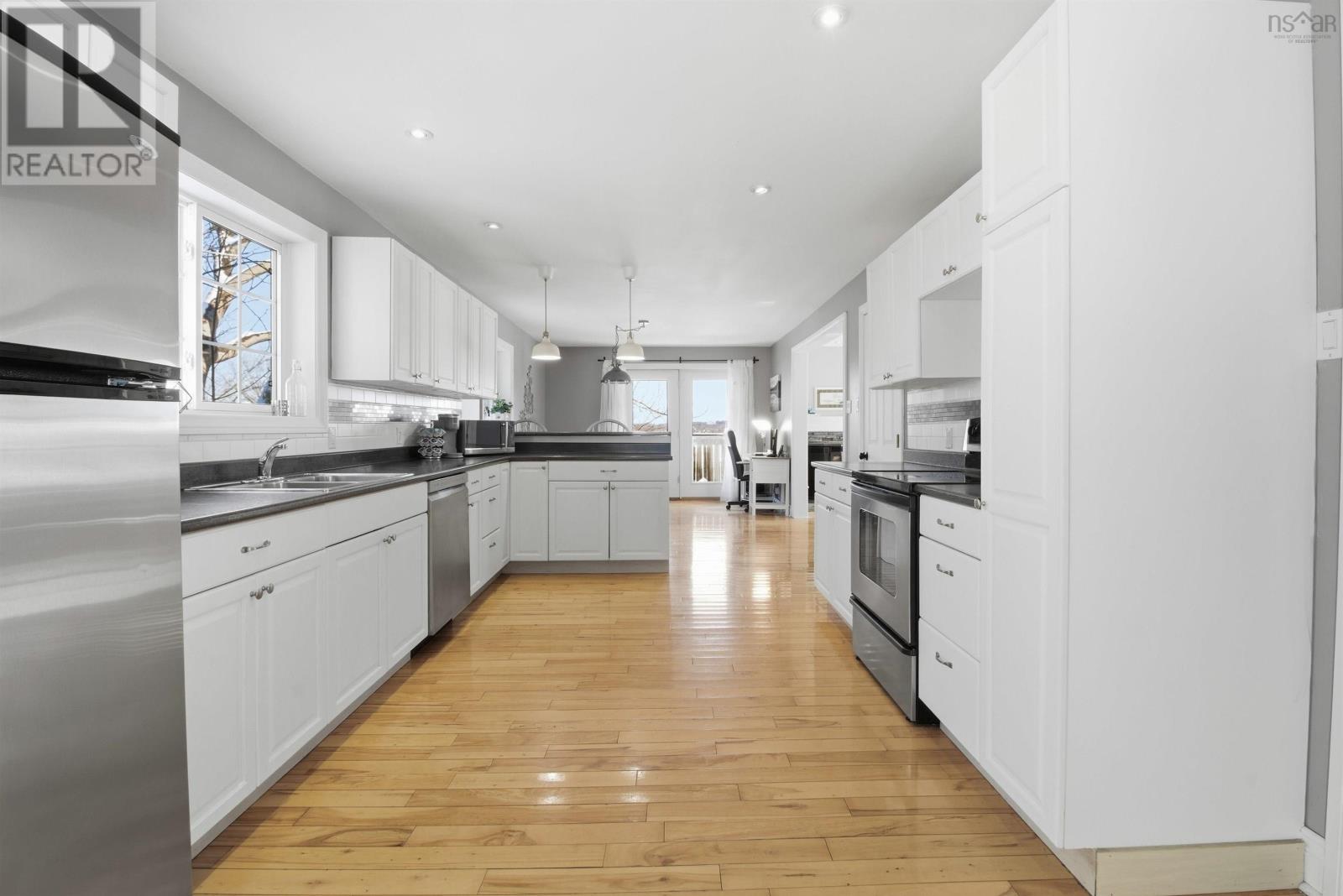 11 Maplewood Drive, Halifax, Nova Scotia  B3N 1C4 - Photo 17 - 202603124