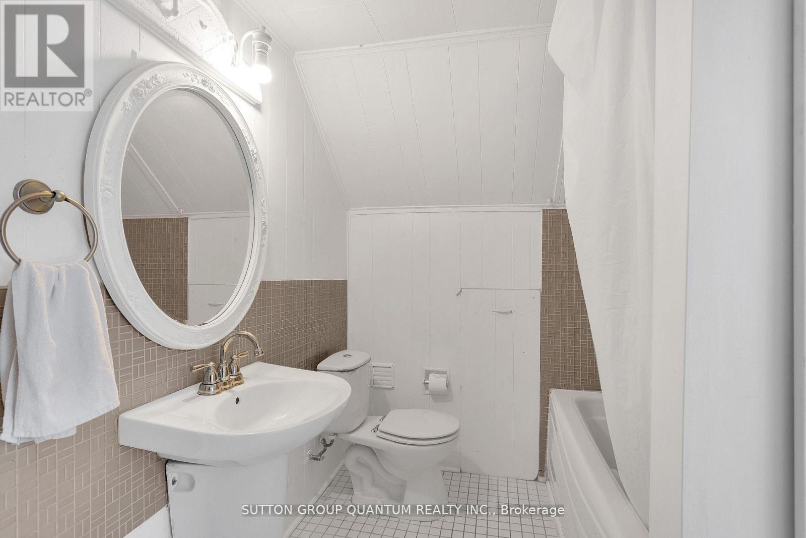 442 First Concession Road, Norfolk, Ontario  N0E 1M0 - Photo 10 - X12810626