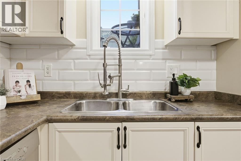 931 Glasgow Street Unit# 14d, Kitchener, Ontario  N2N 0B6 - Photo 6 - 40806845