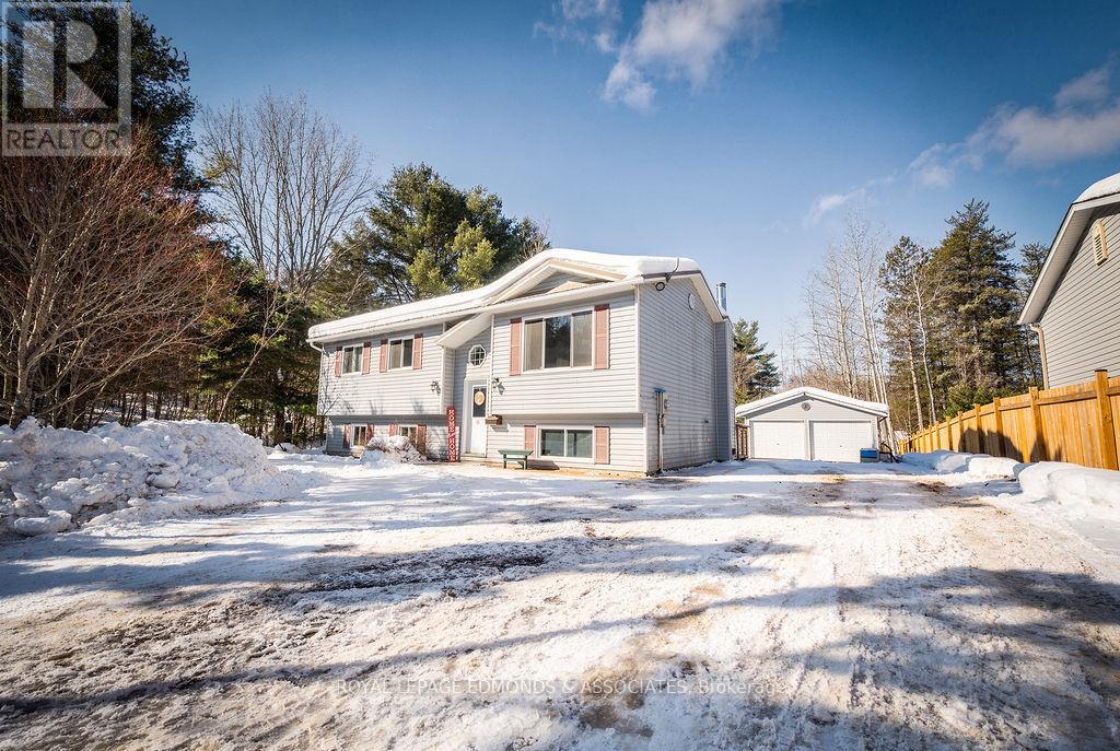 28 BOB SEGUIN DRIVE, Laurentian Hills, Ontario