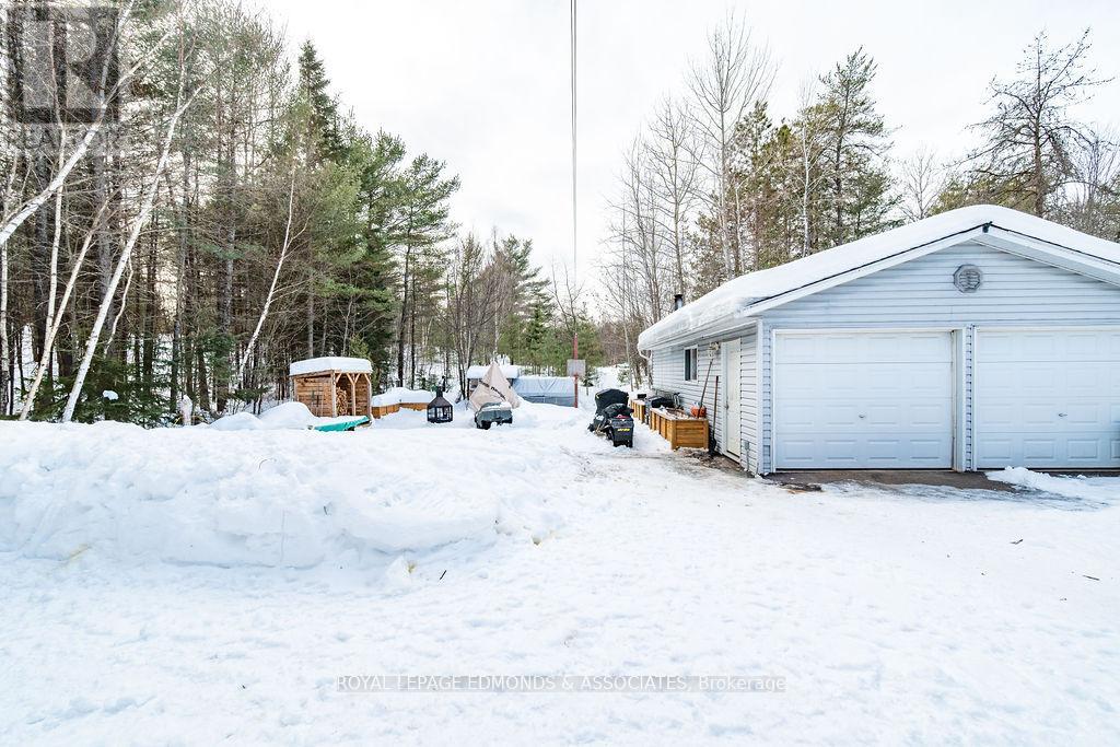 28 Bob Seguin Drive, Laurentian Hills, Ontario  K0J 1J0 - Photo 6 - X12810670