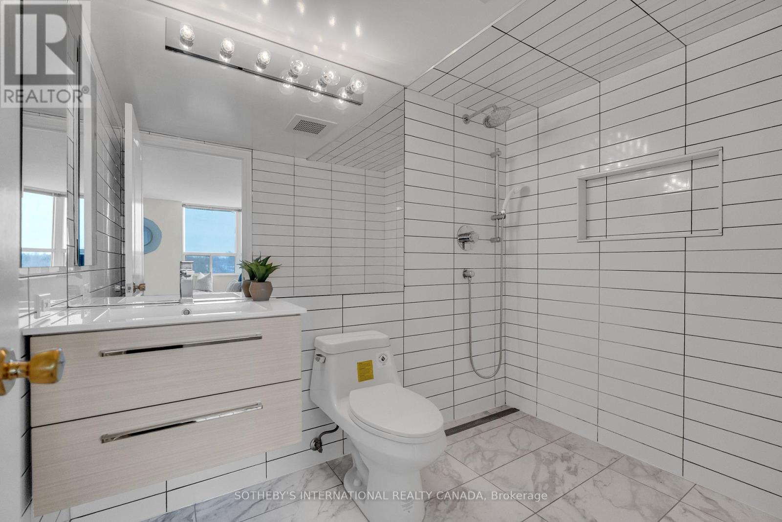 610 - 265 Ridley Boulevard, Toronto, Ontario  M5M 4N8 - Photo 16 - C12810696