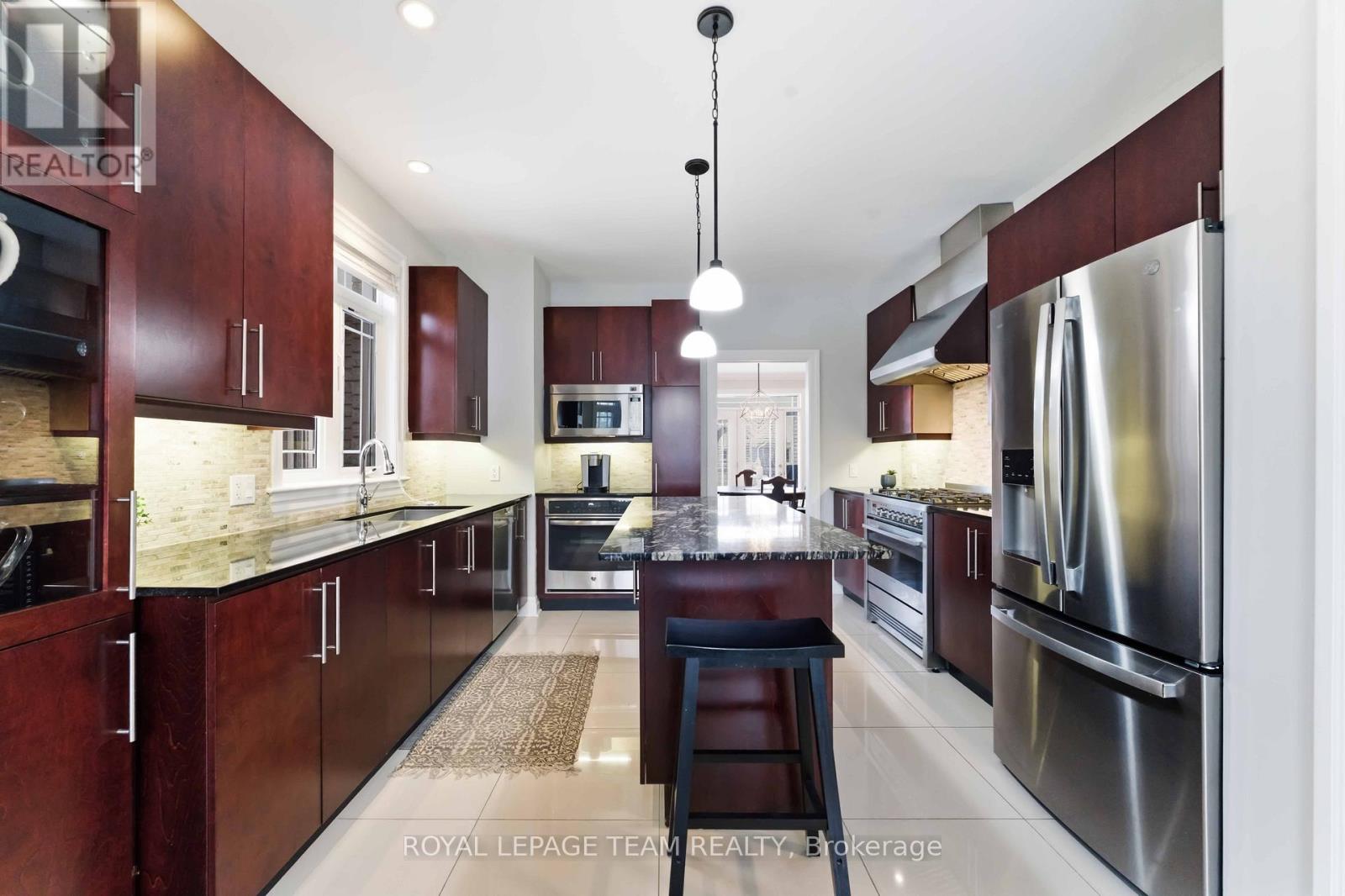 6 Waterford Way, Ottawa, Ontario  K2E 7V4 - Photo 15 - X12809124