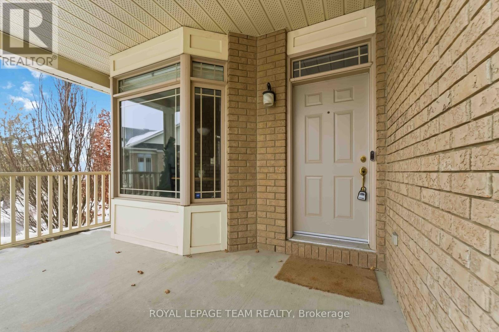 6 Waterford Way, Ottawa, Ontario  K2E 7V4 - Photo 3 - X12809124