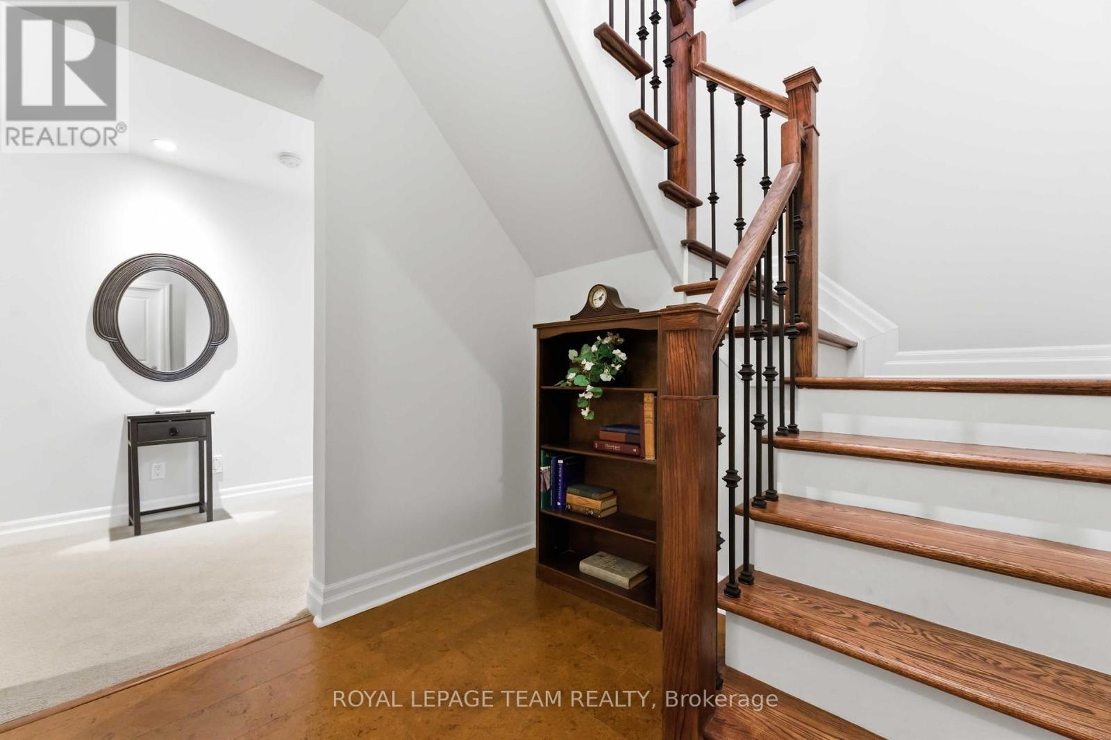 6 Waterford Way, Ottawa, Ontario  K2E 7V4 - Photo 31 - X12809124