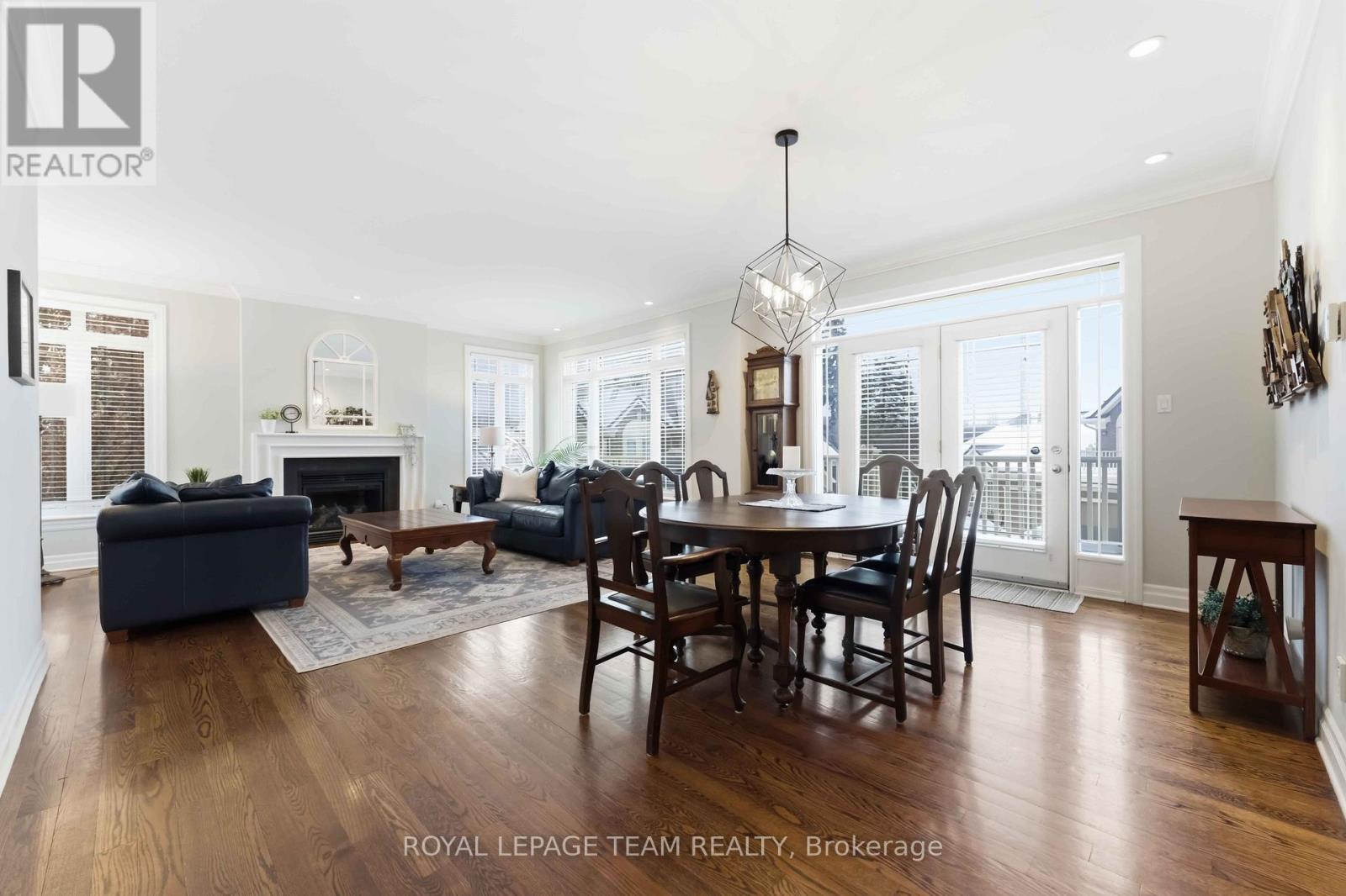 6 Waterford Way, Ottawa, Ontario  K2E 7V4 - Photo 6 - X12809124