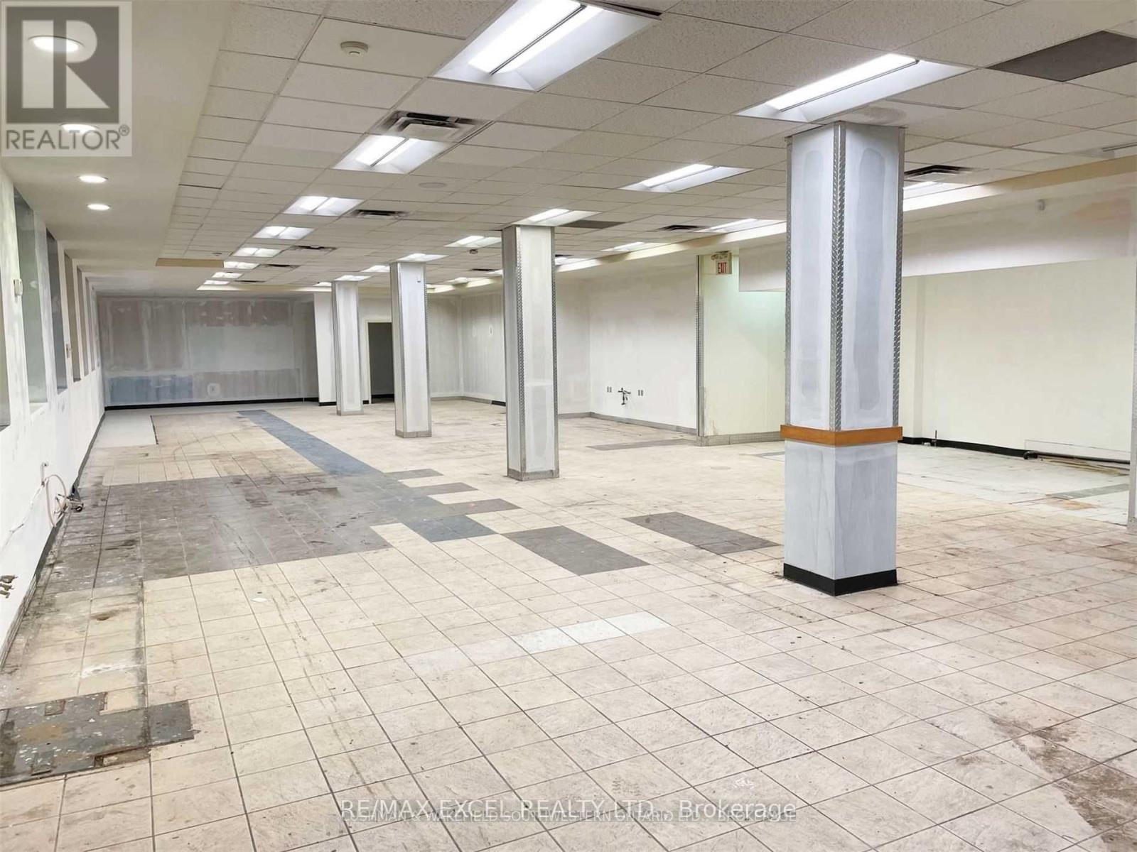 272 Dundas Street E, London East (East K), Ontario  N6B 1T6 - Photo 3 - X12810668