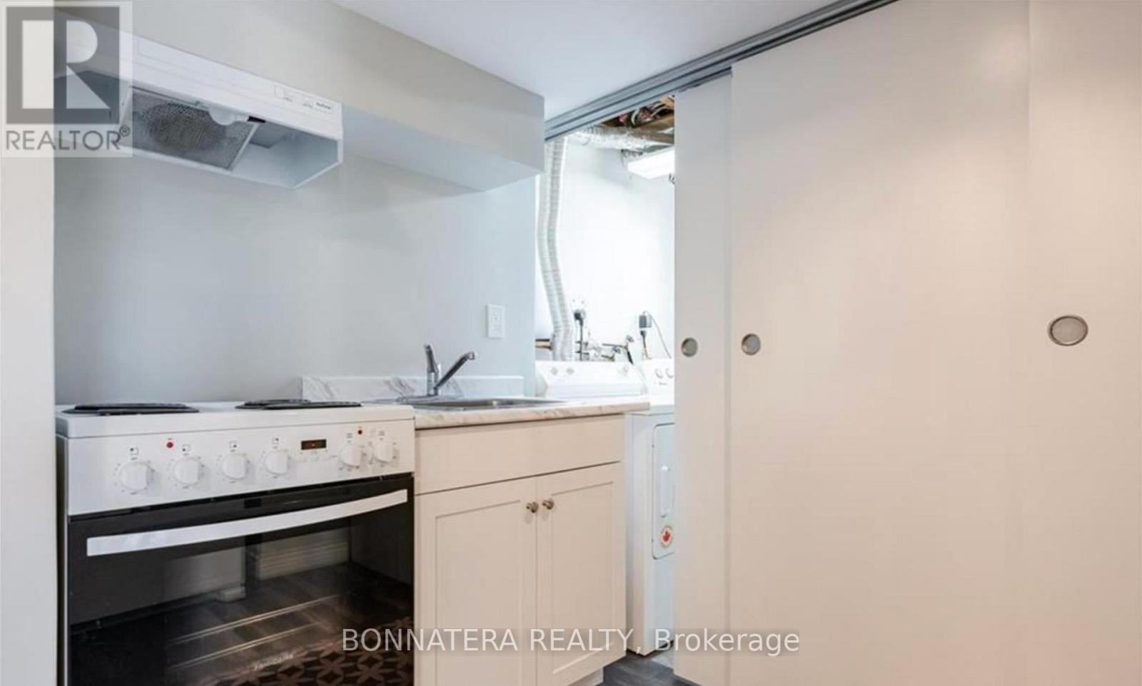 Lower Unit - 50 Cedardale Avenue, St. Catharines, Ontario  L2P 1B5 - Photo 4 - X12810692