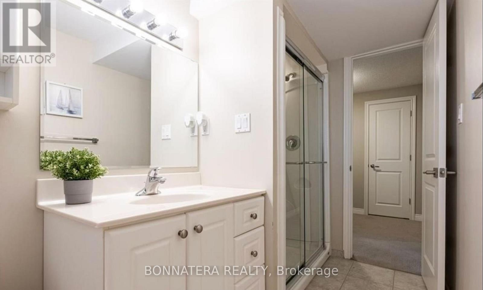 Lower Unit - 50 Cedardale Avenue, St. Catharines, Ontario  L2P 1B5 - Photo 6 - X12810692