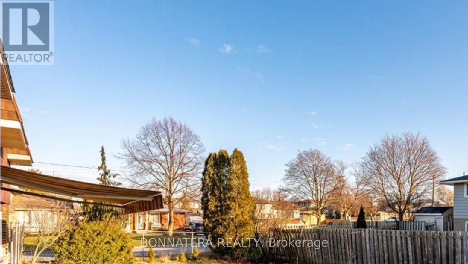 Upper Unit - 50 Cedardale Avenue, St. Catharines, Ontario  L2P 1B5 - Photo 16 - X12810700