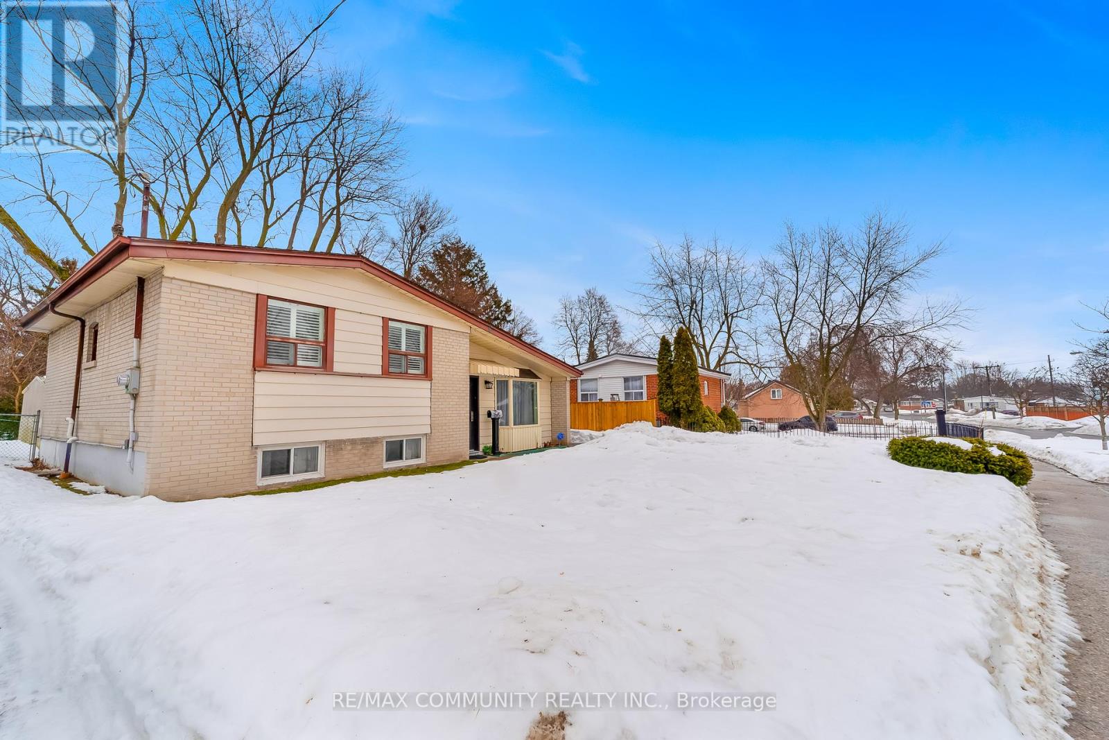 15 Ben Stanton Boulevard, Toronto, Ontario  M1H 1N6 - Photo 3 - E12810706